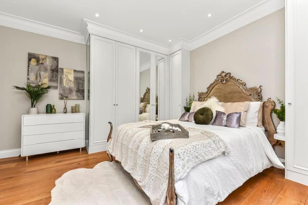 Holiday home The Holland House London